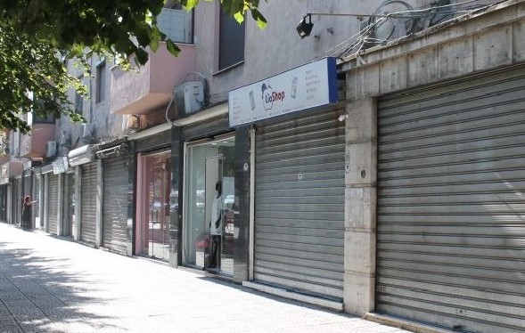 Biznesi i vogel dhe i mesem i pakenaqur me paketen: 12 kerkesa per qeverine